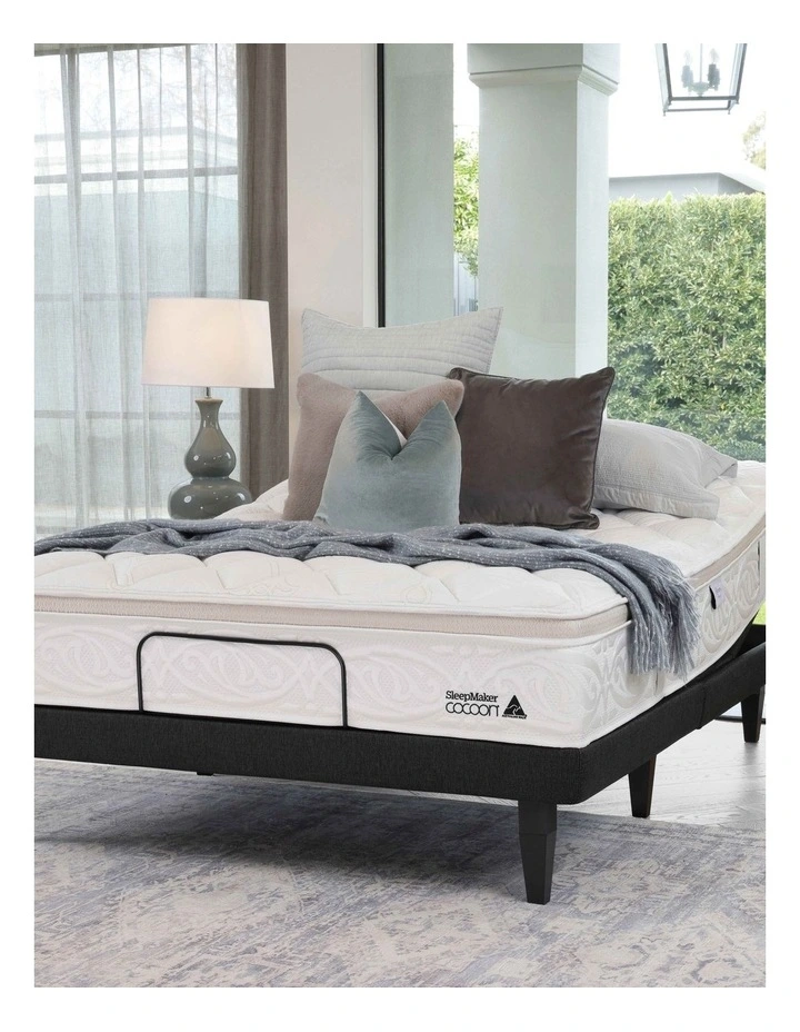 Cocoon Gold Revere Medium 5 Mattress in White image 3