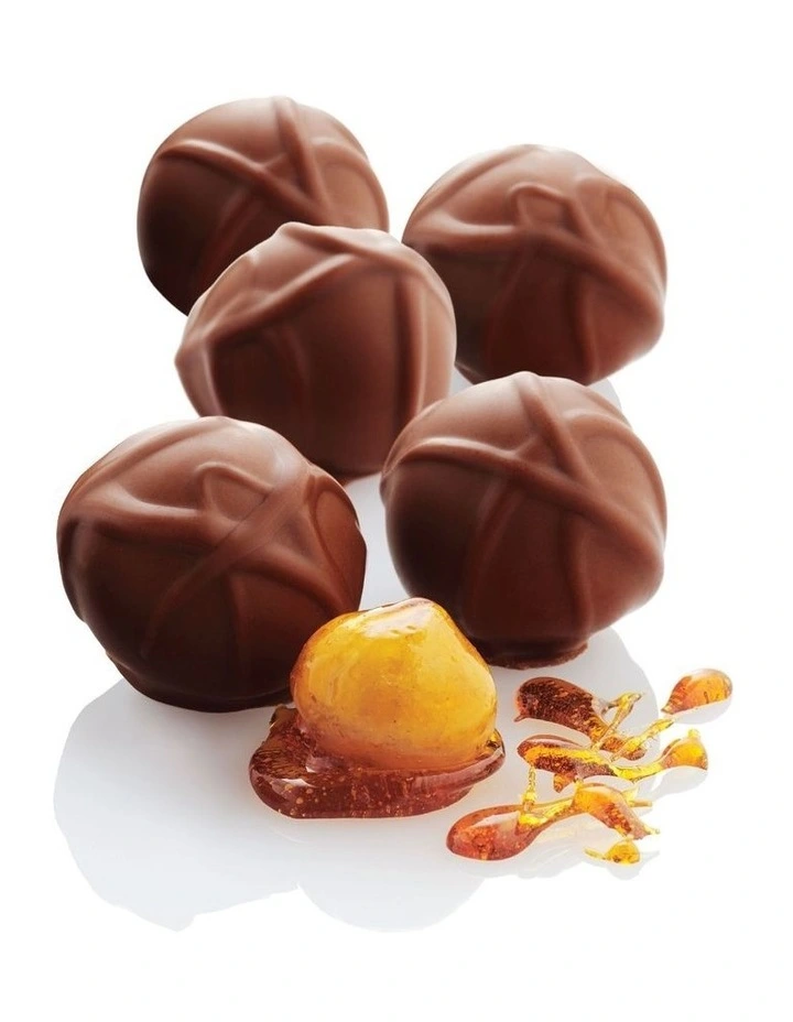 Milk Chocolate Macadamia Royals Gift Box 150g image 2