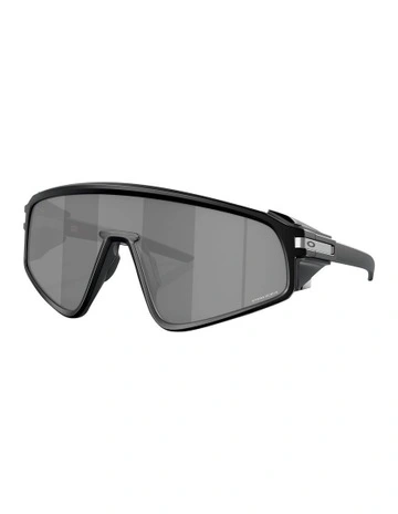 Latch Panel Sunglasses in Black