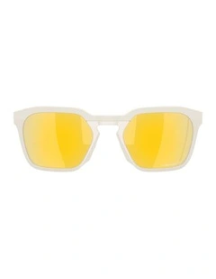 O Matter Polarised Sunglasses HSTN SQ in White