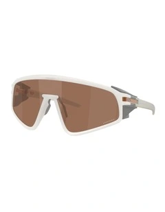 Latch Panel Seek Collection O_matter Sunglasses in White