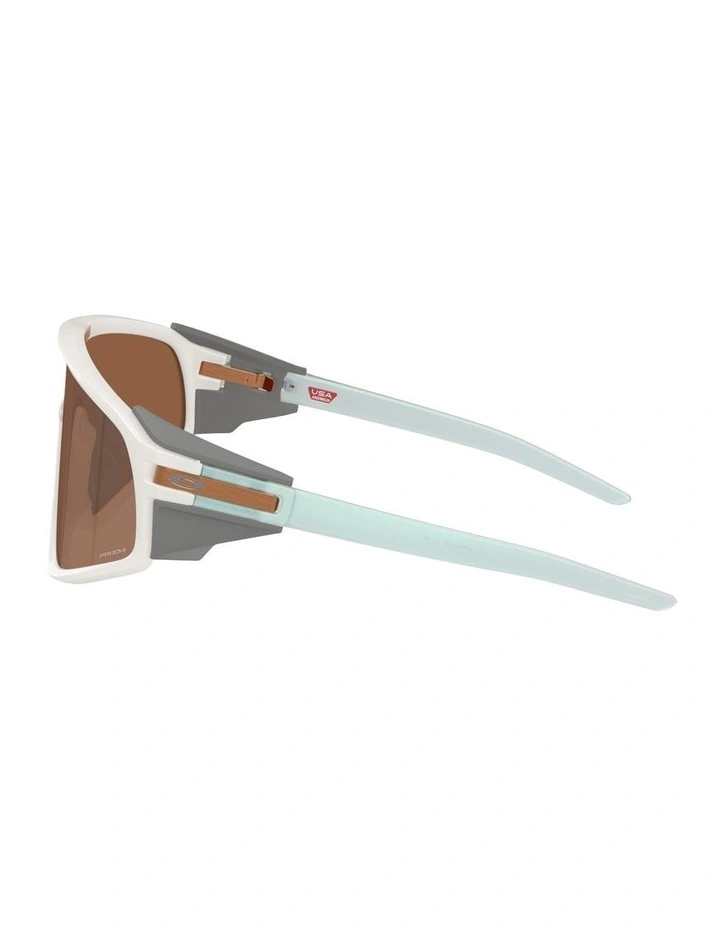 Latch Panel Seek Collection O_matter Sunglasses in White image 3