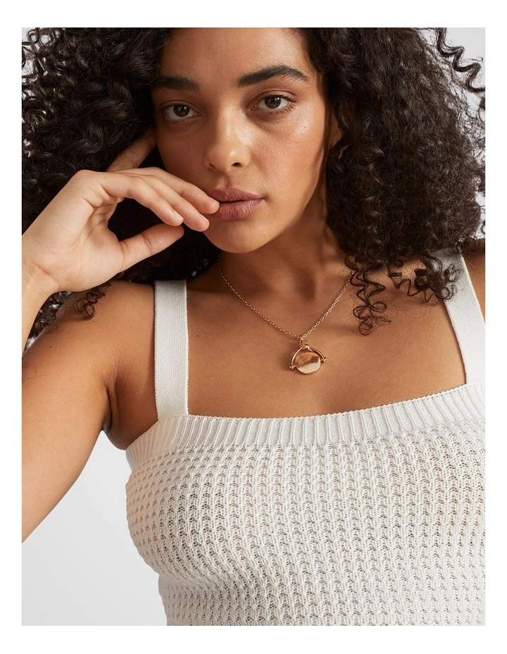 Knot Spinner Necklace in Gold image 2