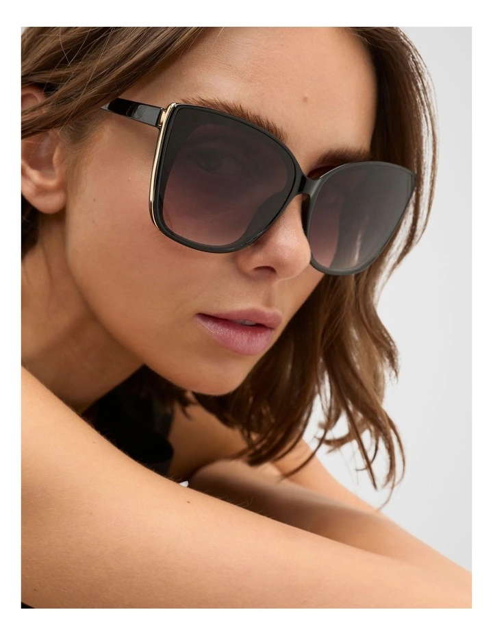 Hannah D Frame Sunglasses in Black image 2