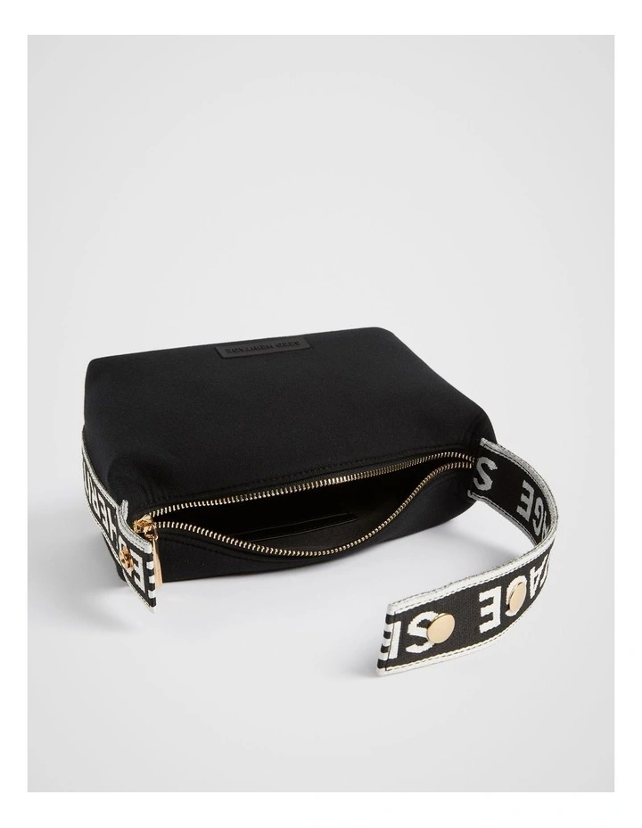 Jersey Pouch in Black image 4