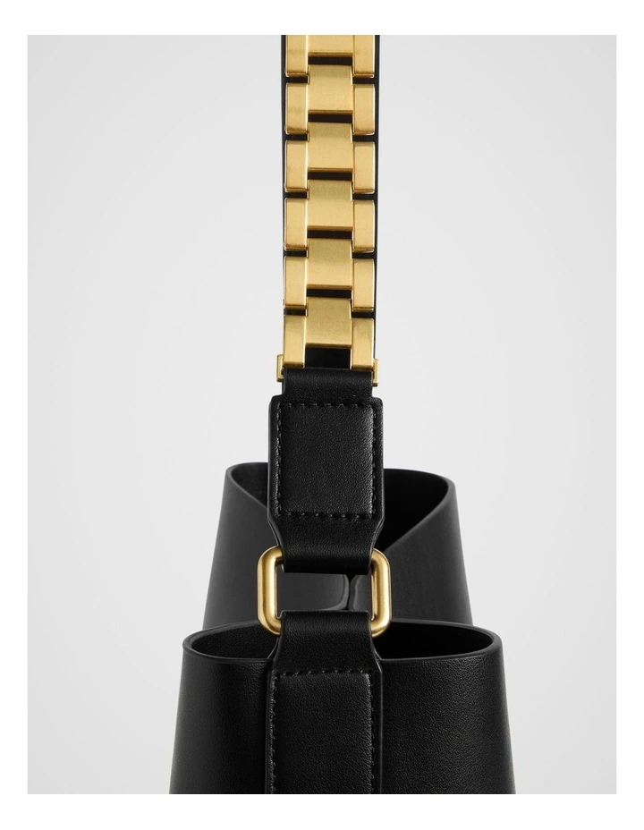 Chain Tote in Black image 4