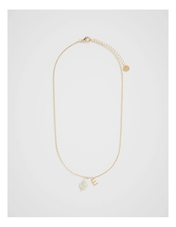 Pearl Alphabet Necklace E in Gold image 3