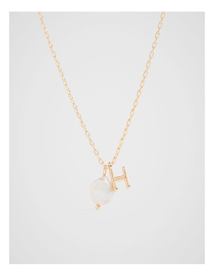 Pearl Alphabet Necklace H in Gold image 1