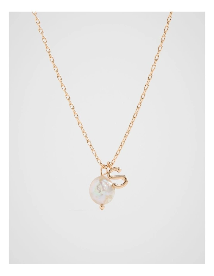 Pearl Alphabet Necklace S in Gold image 1