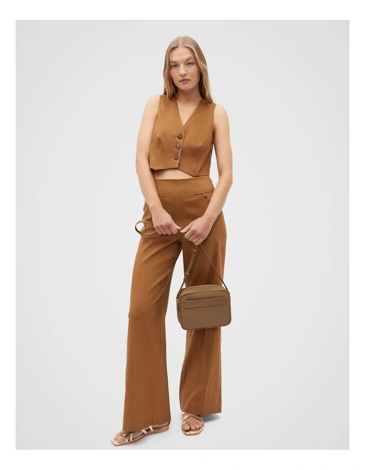 Essential Camera Bag in Cinnamon Spice image 2