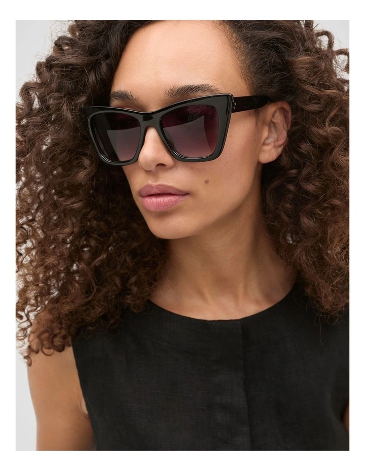 Paola Designer Catseye Sunglasse in Black image 2