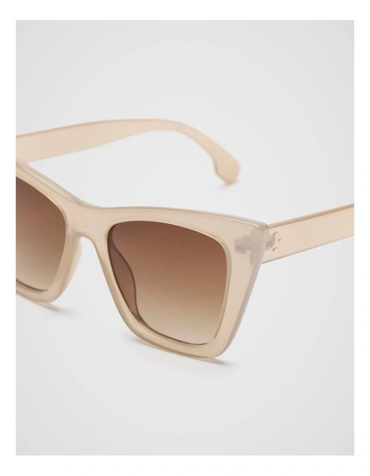 Paola Designer Catseye Sunglasses in Nougat image 3