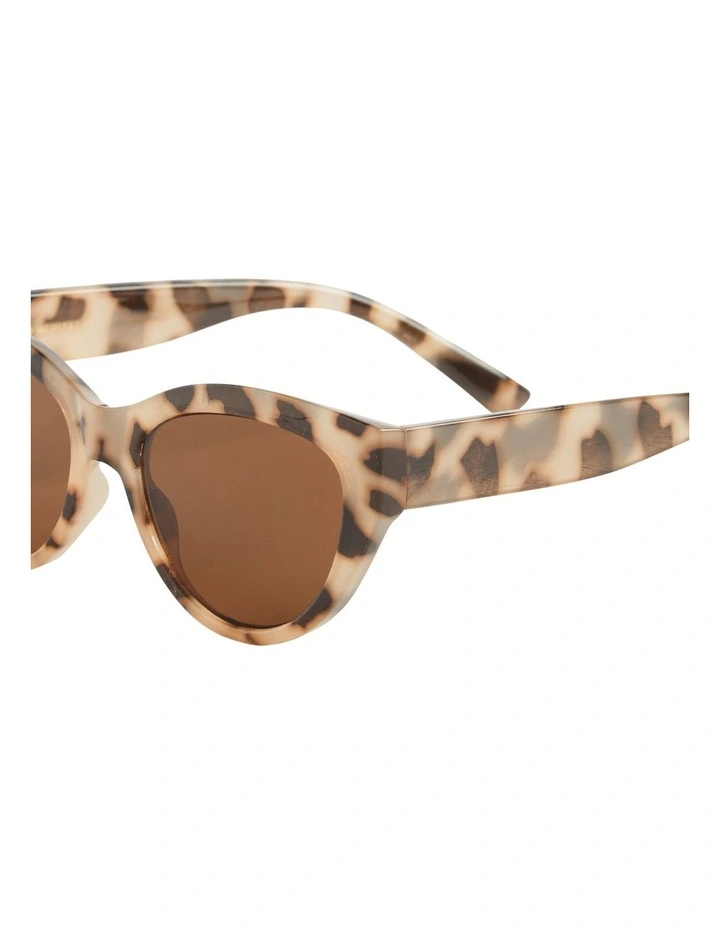 Gigi Cateye Sunglasses in Cream image 3