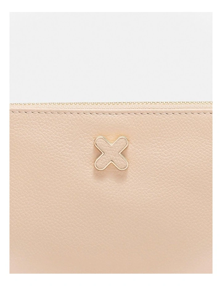 Hendrix Small Pouch in Almond image 3