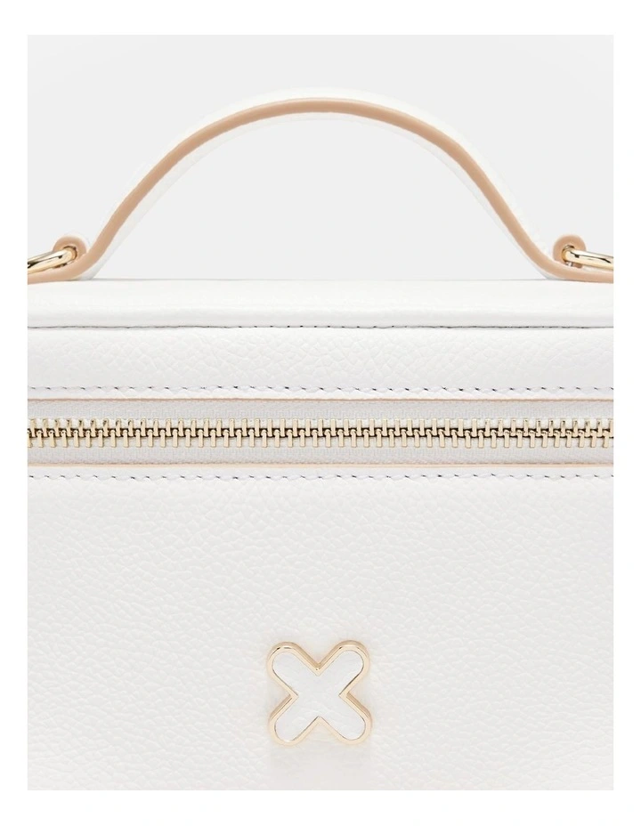 Hendrix Cosmetic Bag in White image 4