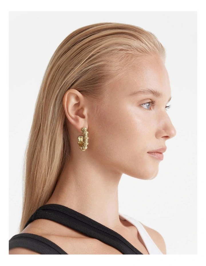 Serenno Hoop Earrings in Gold image 2