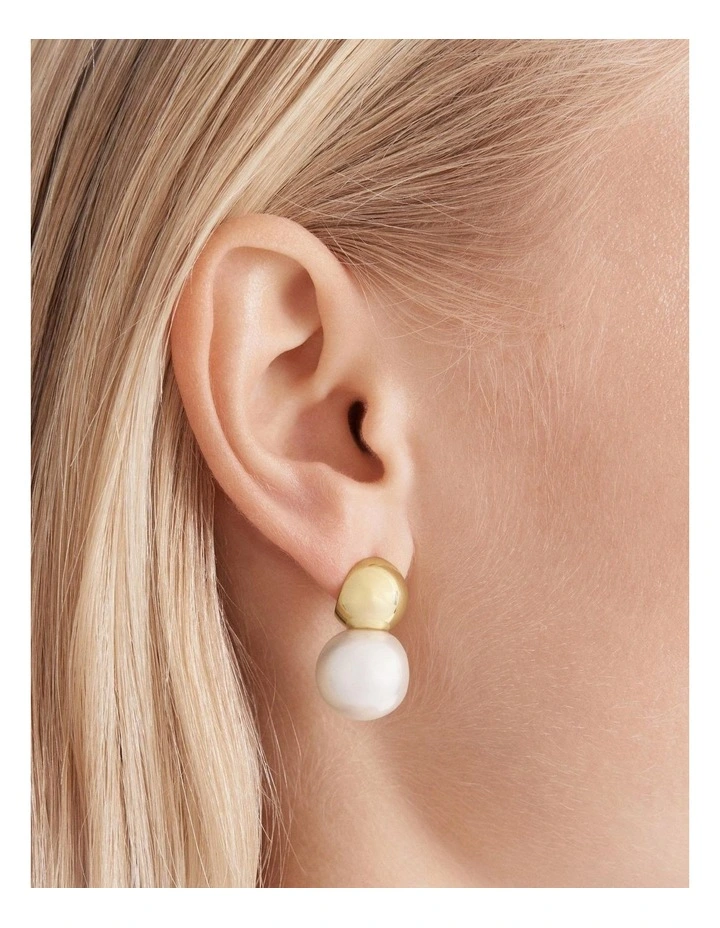 So Smooth Pearl Drop Earrings in Gold image 4