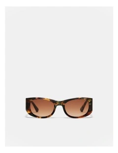 Gallery Sunglasses in Tort