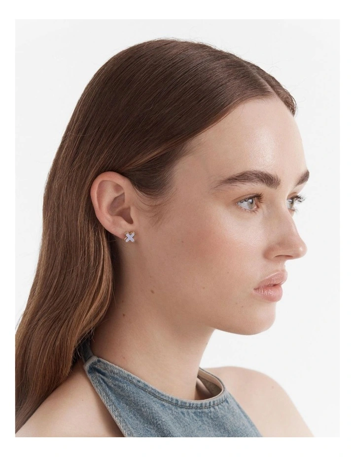 Dreamy Stud Earrings in Lilac image 2