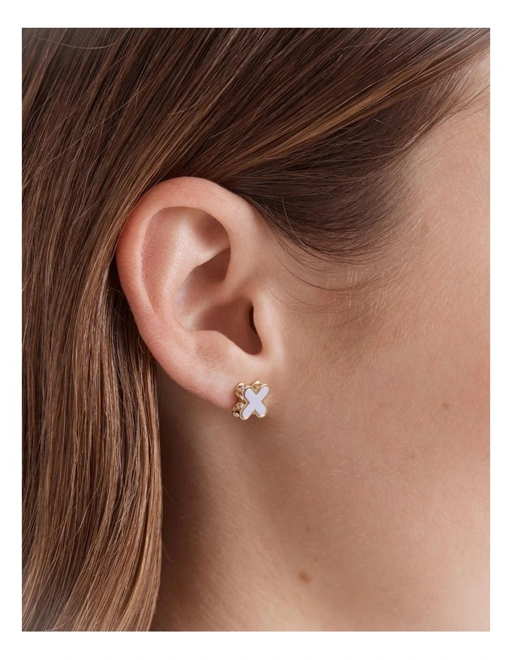 Dreamy Stud Earrings in Lilac image 4