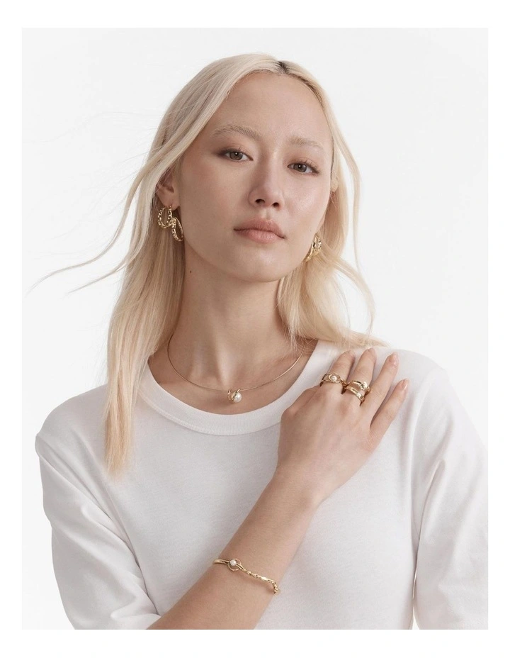 Cadence Hoop Earrings in Gold image 5