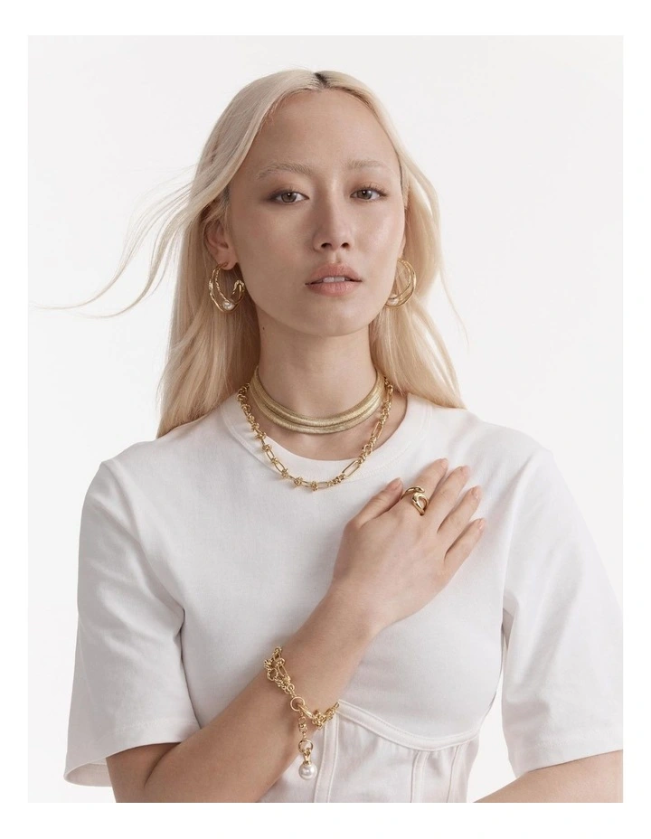 Outro Pearl Bracelet in Gold image 4