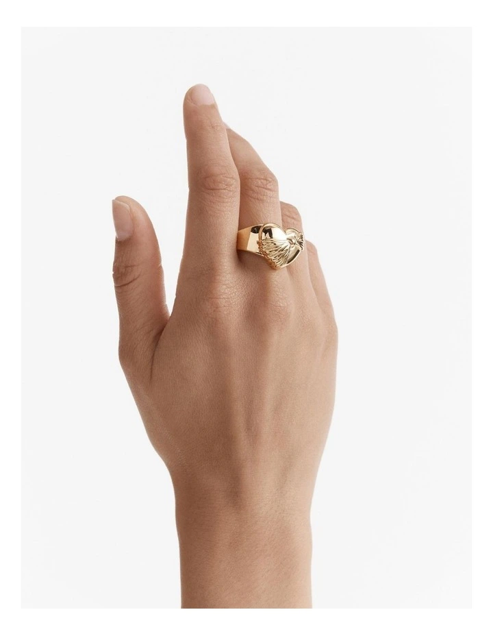En Pointe Heart Ring in Gold image 2