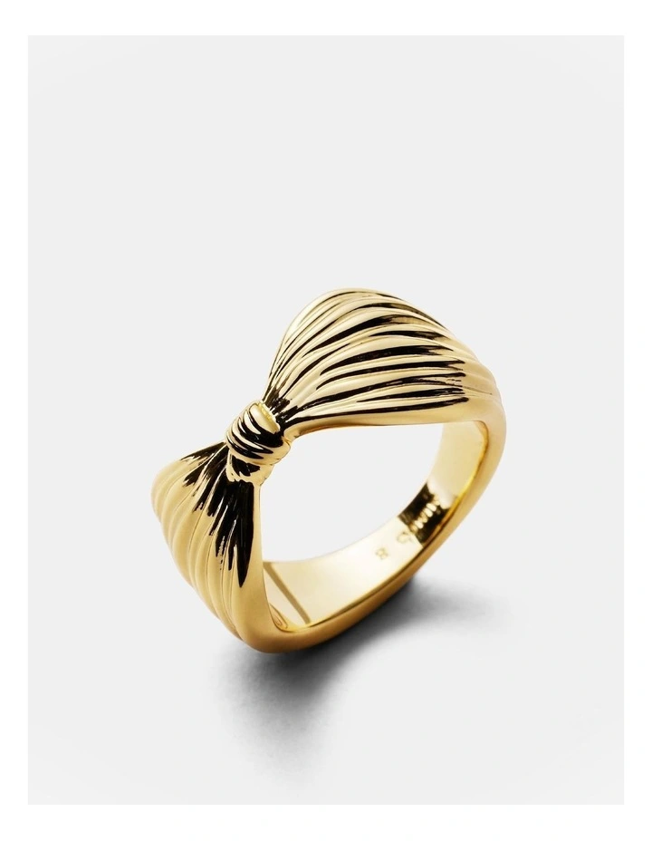 En Pointe Bow Ring in Gold image 3