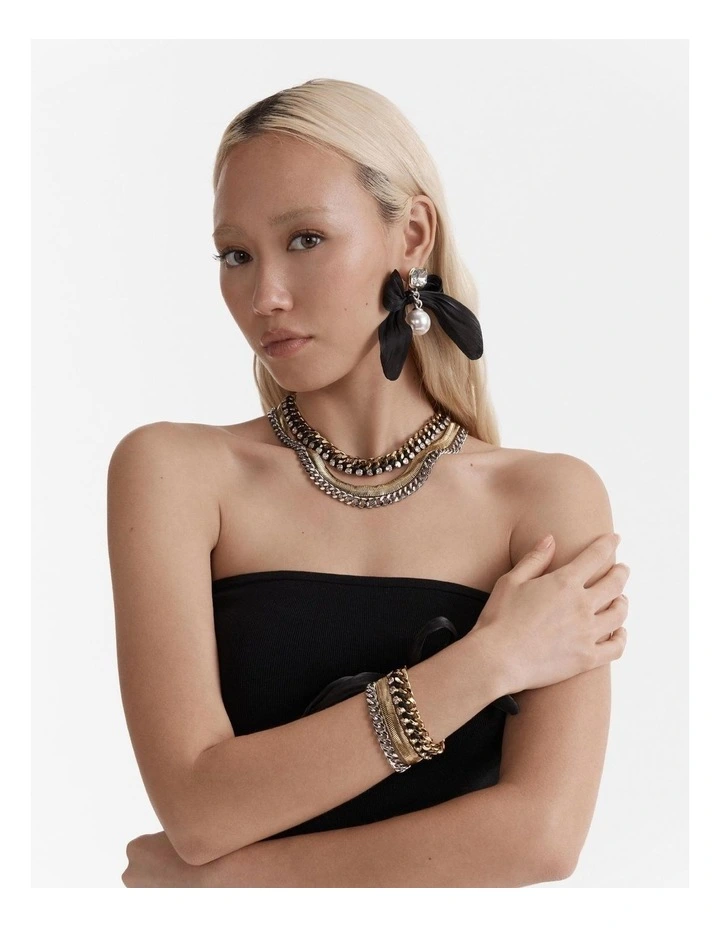 Pirouette Pearl Earrings in Black image 6
