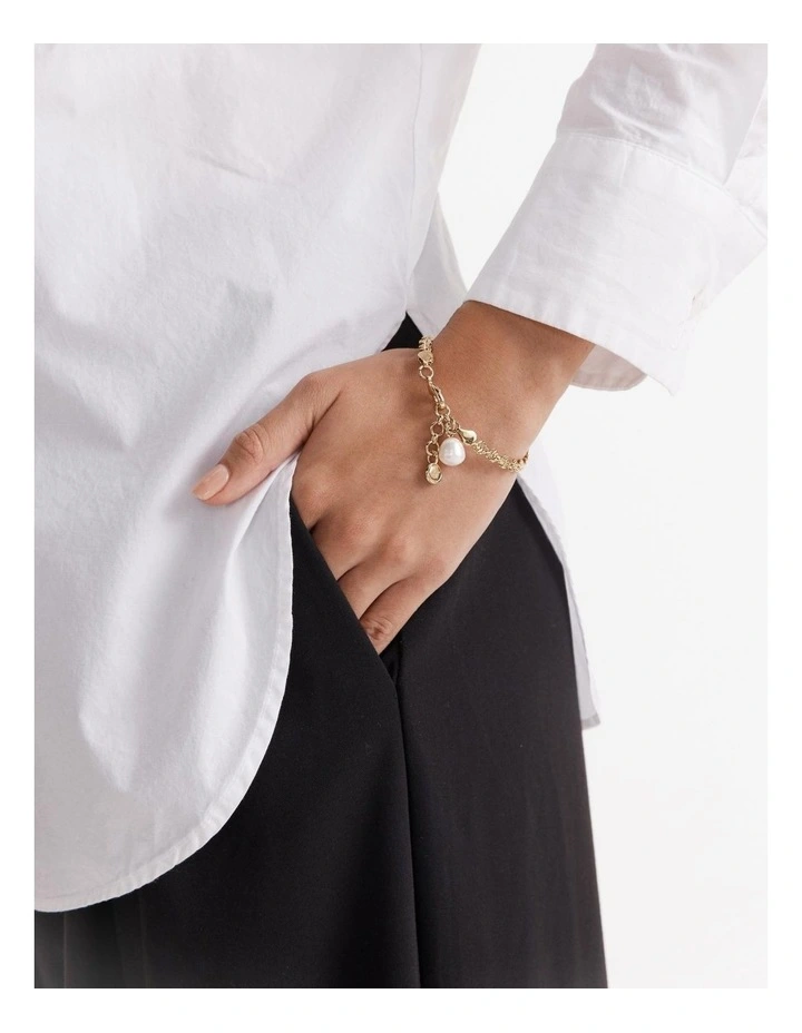 Mila Bracelet in Gold image 4