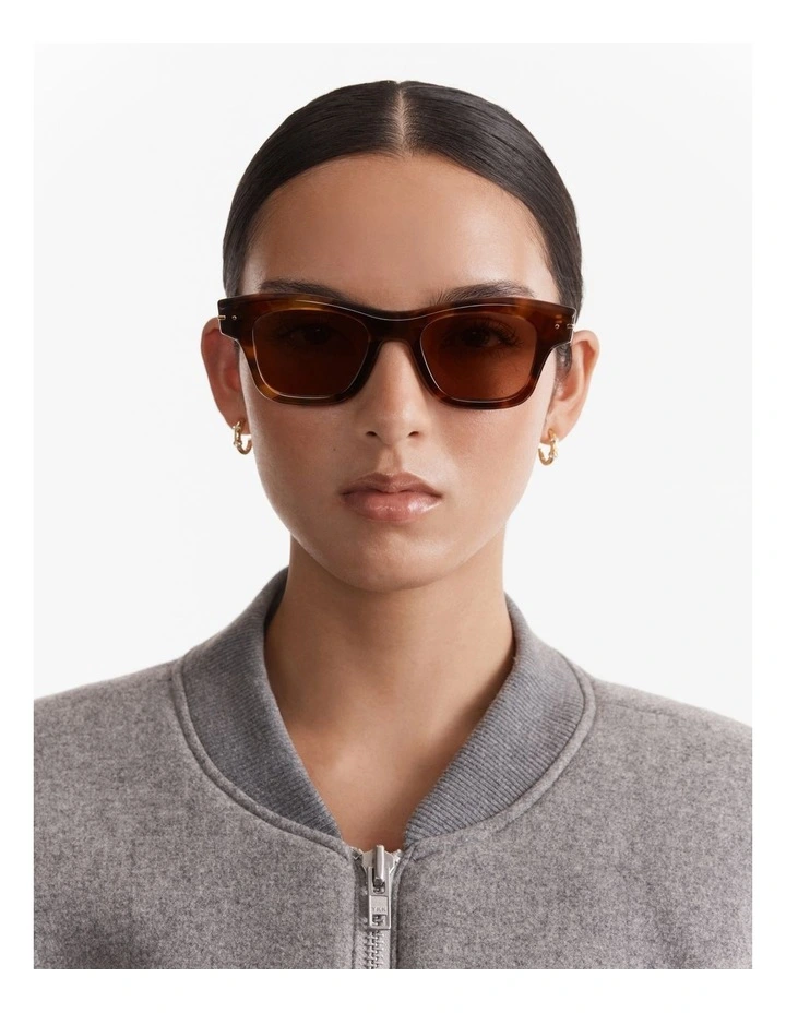 Lindsay Sunglasses in Tort image 4