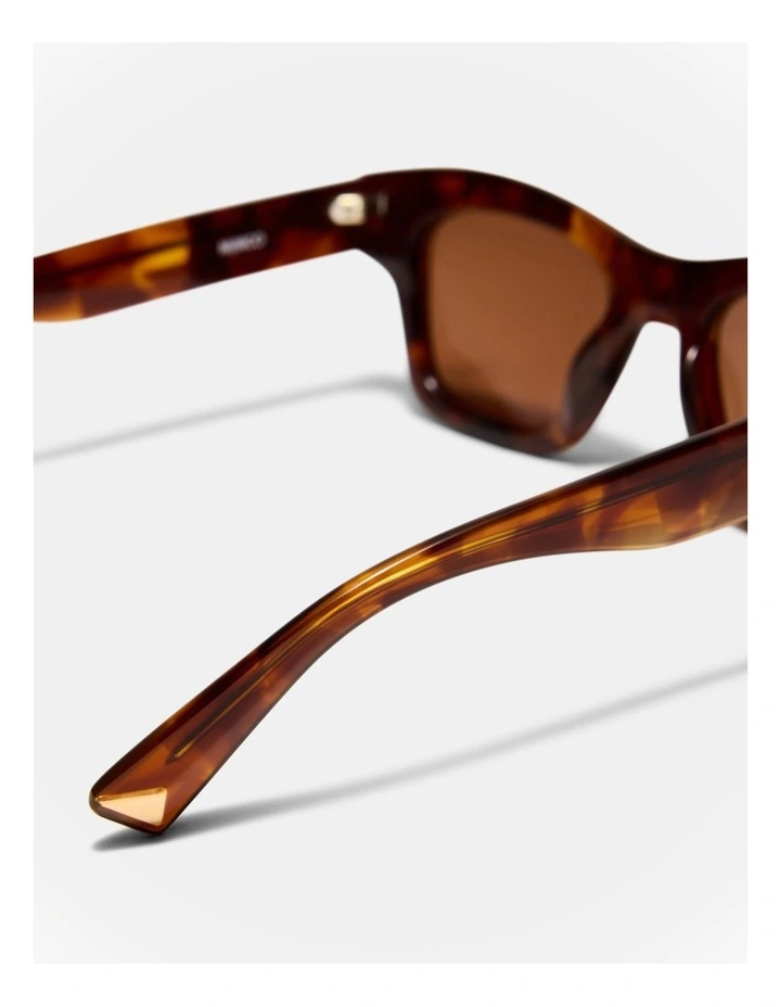 Lindsay Sunglasses in Tort image 5