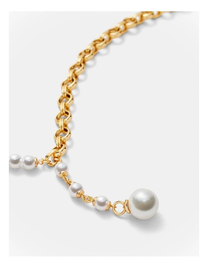 Demeanour Pearl Lariate Necklace in Pearl image 3