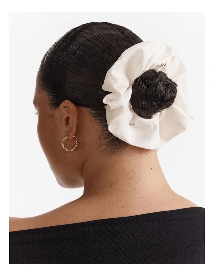 On Fleek Scrunchie in Cream image 2