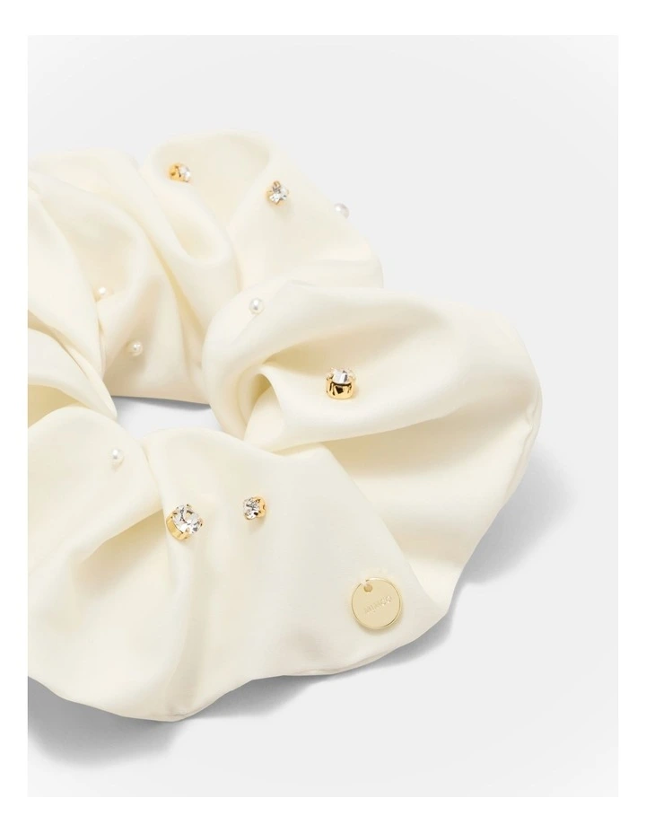 On Fleek Scrunchie in Cream image 3