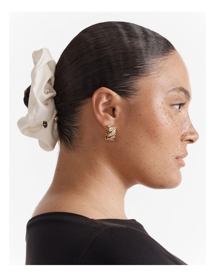 On Fleek Scrunchie in Cream image 4