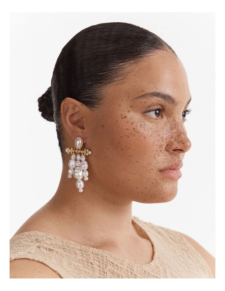 Goddess Pearl Earrings in Pearl image 4