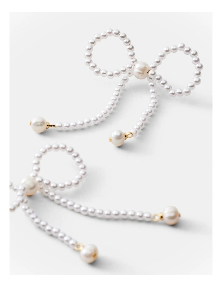 Glimmer Bow Earrings in Pearl image 3