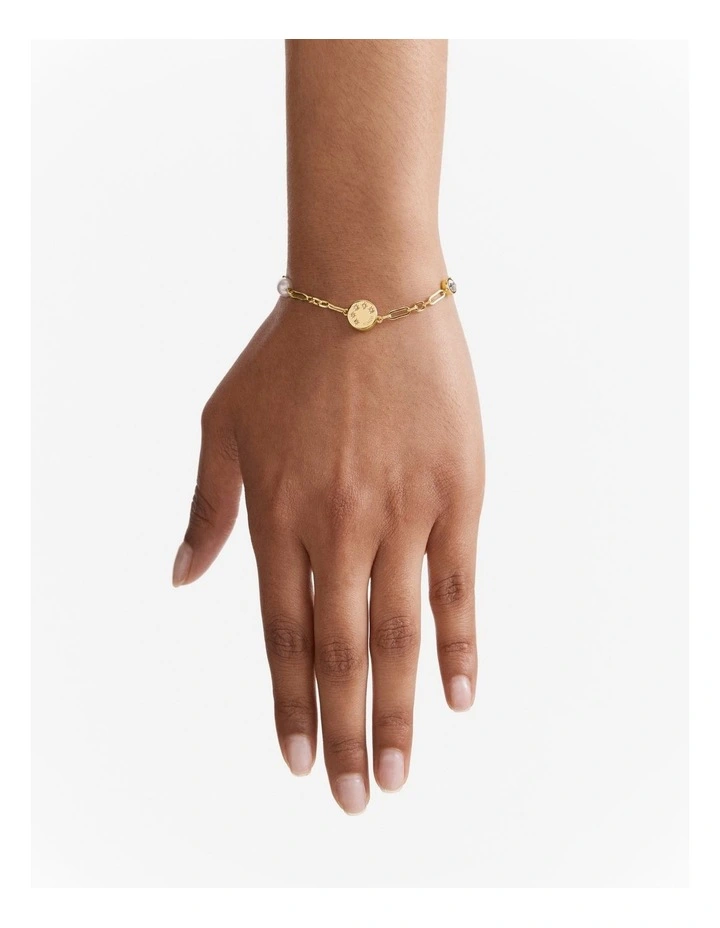 Alluring Toggle Bracelet in Gold image 2