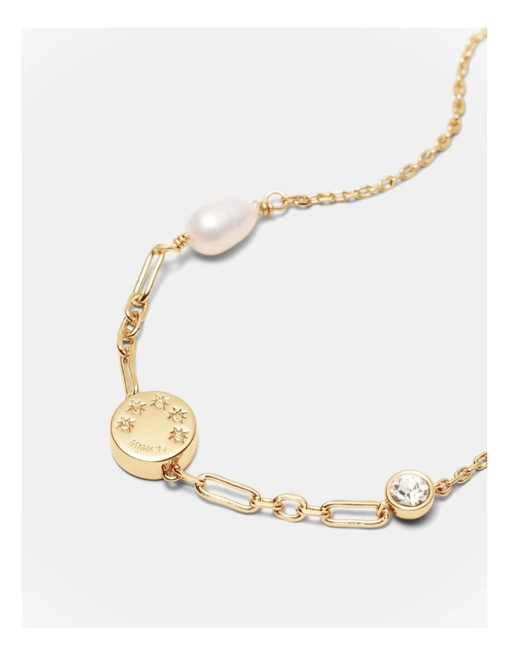 Alluring Toggle Bracelet in Gold image 3