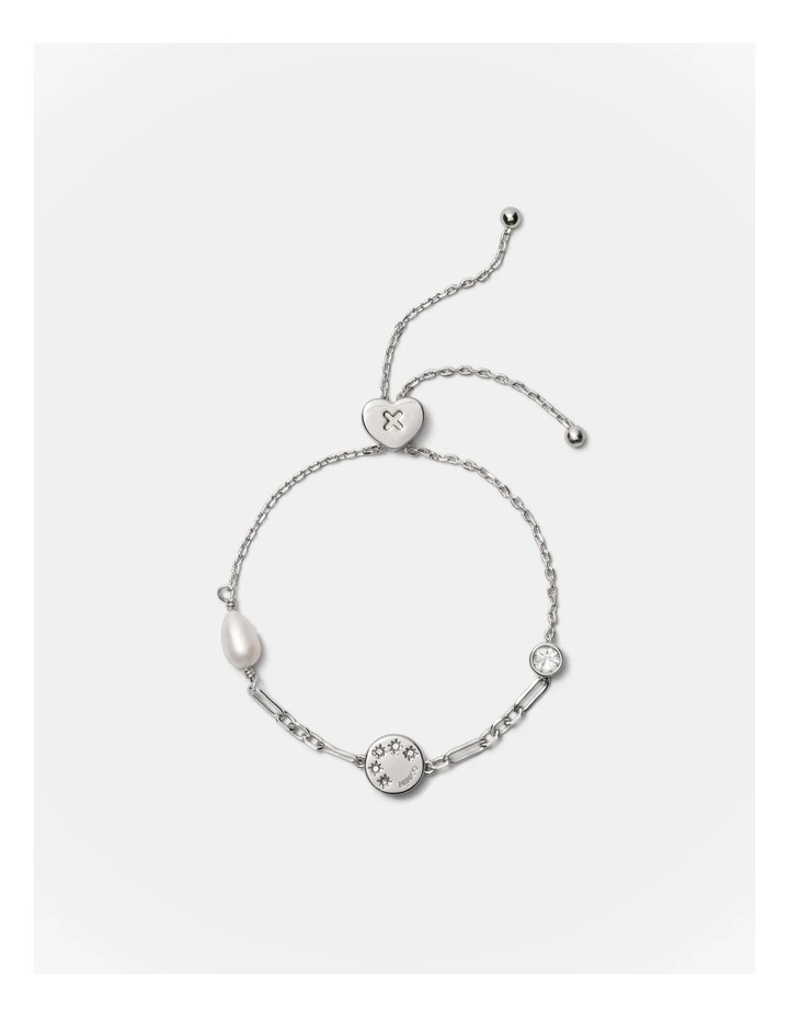 Alluring Toggle Bracelet in Silver image 1