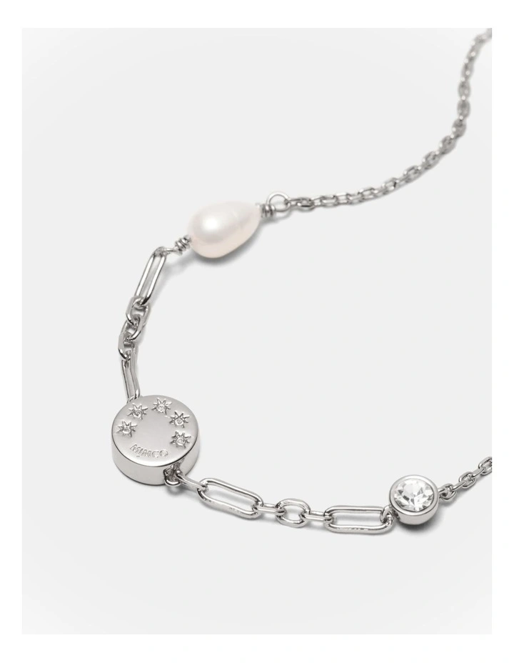 Alluring Toggle Bracelet in Silver image 3