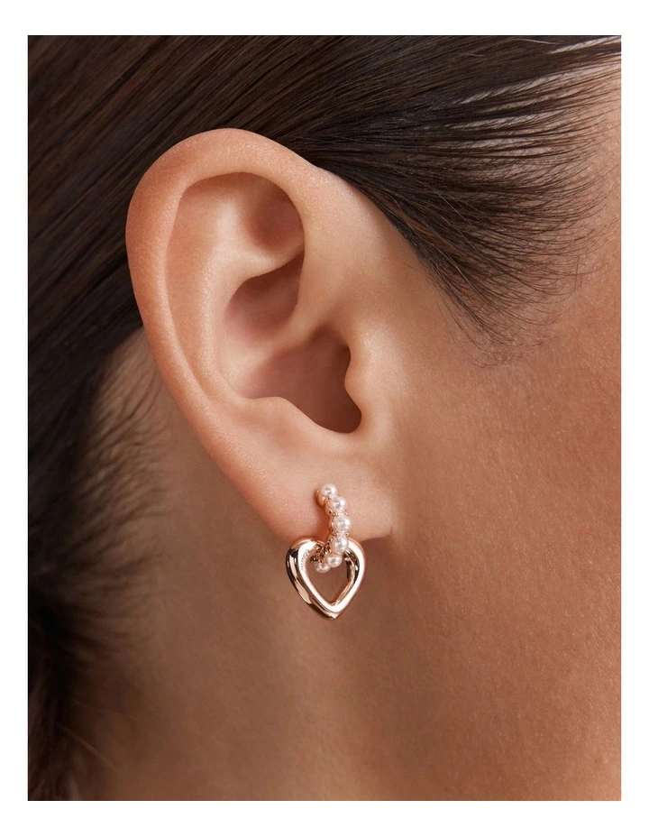 Lovely Stud Earrings in Rose Gold image 4