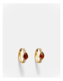 Pebble Huggie Hoop Earrings in Caramel
