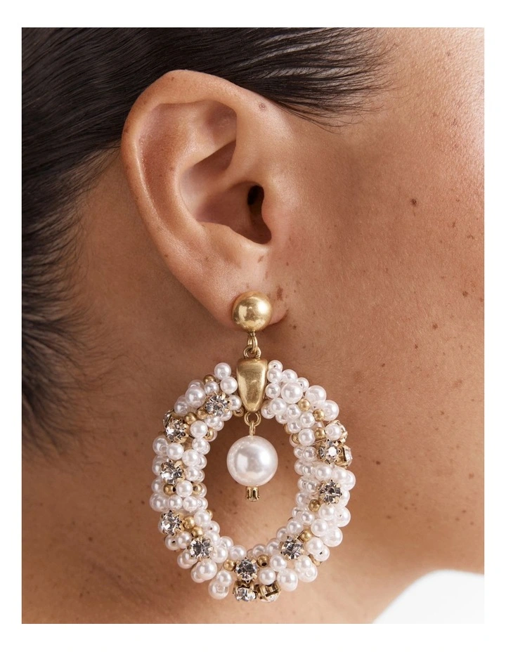 Pearly Dream Earrings in Pearl image 2