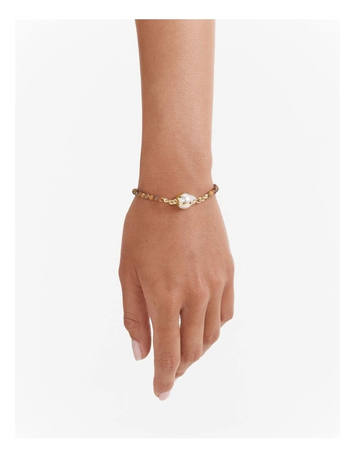 Pebble Pearl Bracelet in Caramel image 2