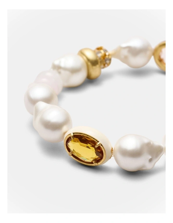 Goddess Pearl Bracelet in Pearl image 3