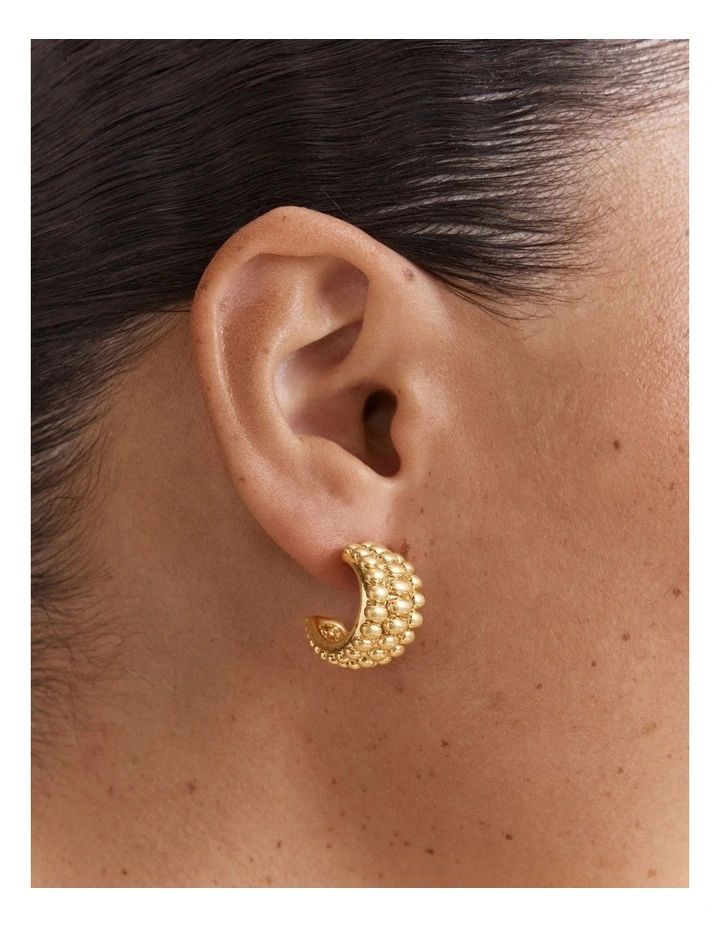 Ultimatum Huggie Hoop Earrings in Gold image 2