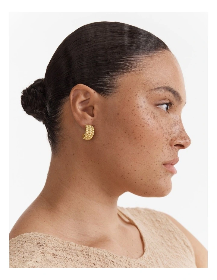 Ultimatum Huggie Hoop Earrings in Gold image 4