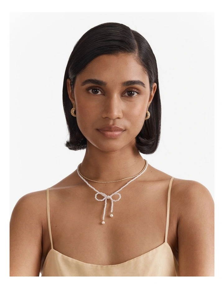 Glimmer Bow Necklace in Pearl image 2